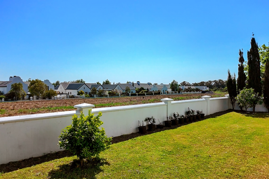 5 Bedroom Property for Sale in Croydon Vineyard Estate Western Cape